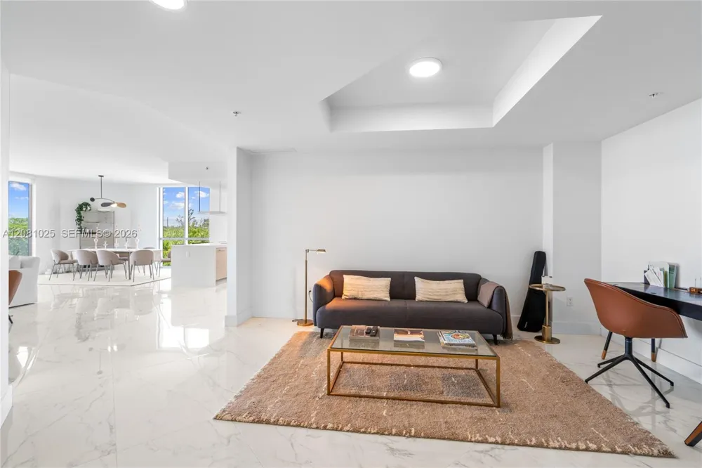 17111 Biscayne Blvd #402 North Miami Beach, FL 33160