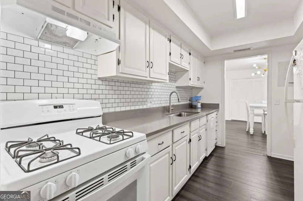 6851 Roswell RD Sandy Springs, GA 30328