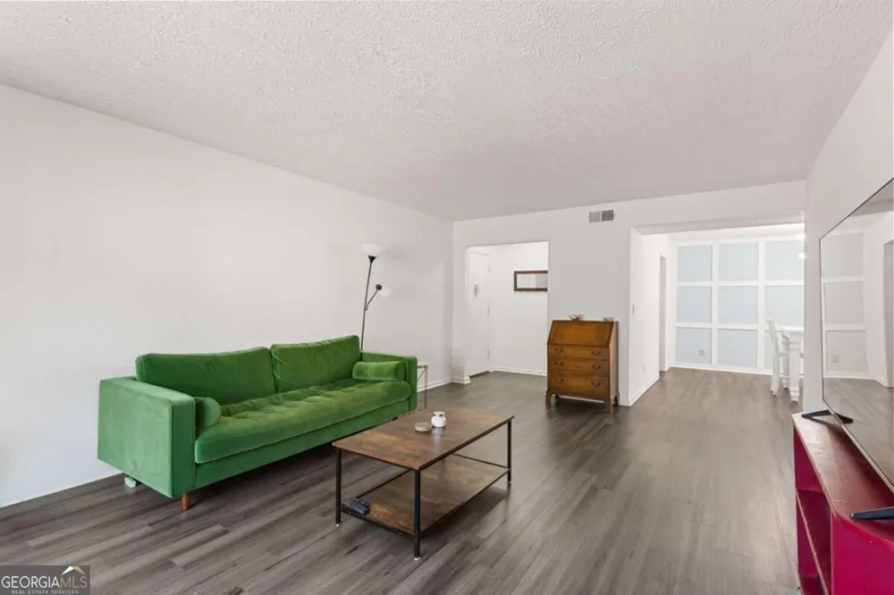 6851 Roswell RD Sandy Springs, GA 30328
