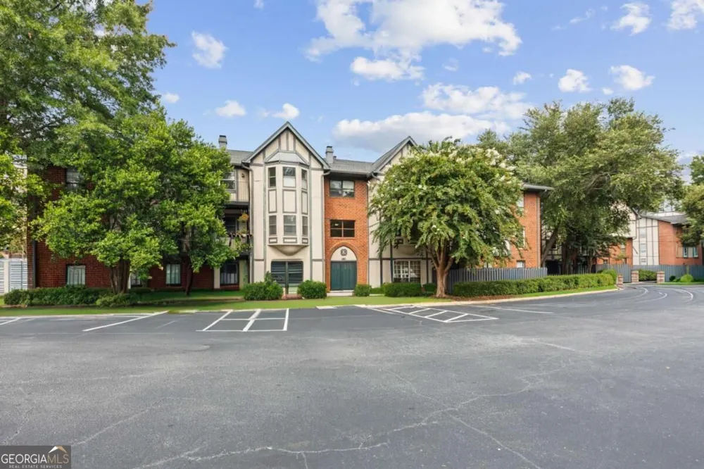 6851 Roswell RD Sandy Springs, GA 30328