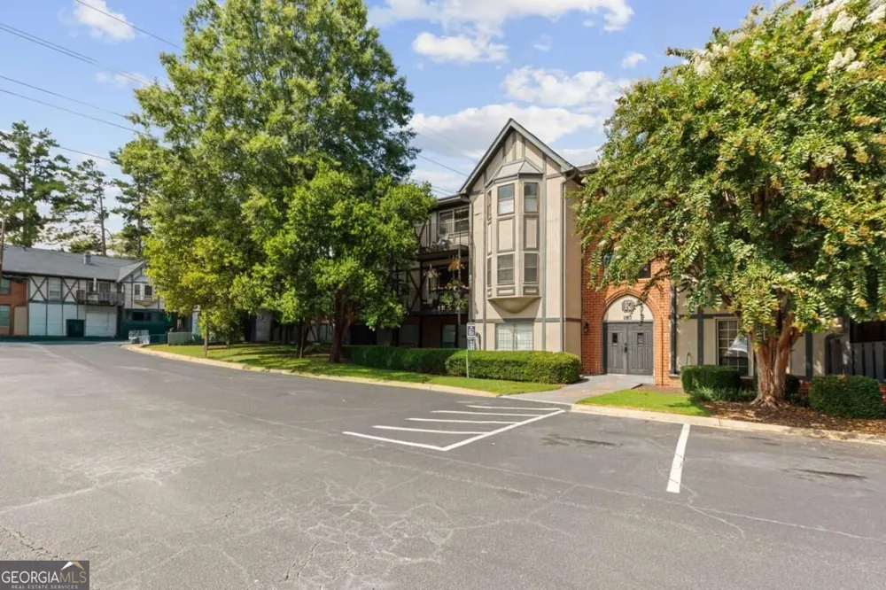 6851 Roswell RD Sandy Springs, GA 30328