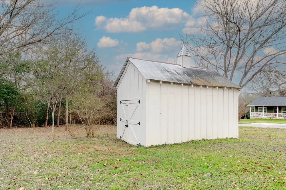 306 5th Avenue Smithville, TX 78957