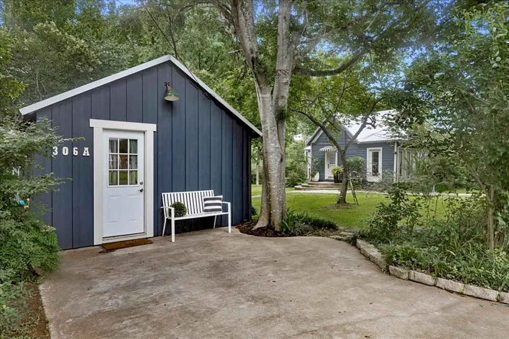 306 5th Avenue Smithville, TX 78957