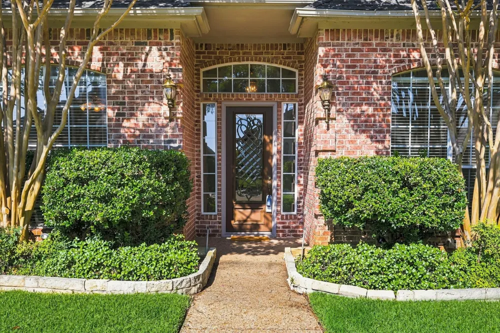 2240 Bedford Circle Bedford, TX 76021