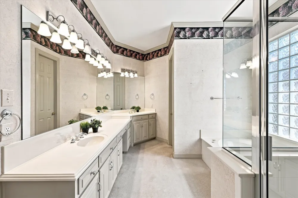 2240 Bedford Circle Bedford, TX 76021