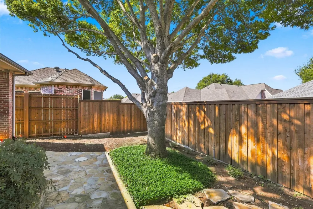2240 Bedford Circle Bedford, TX 76021