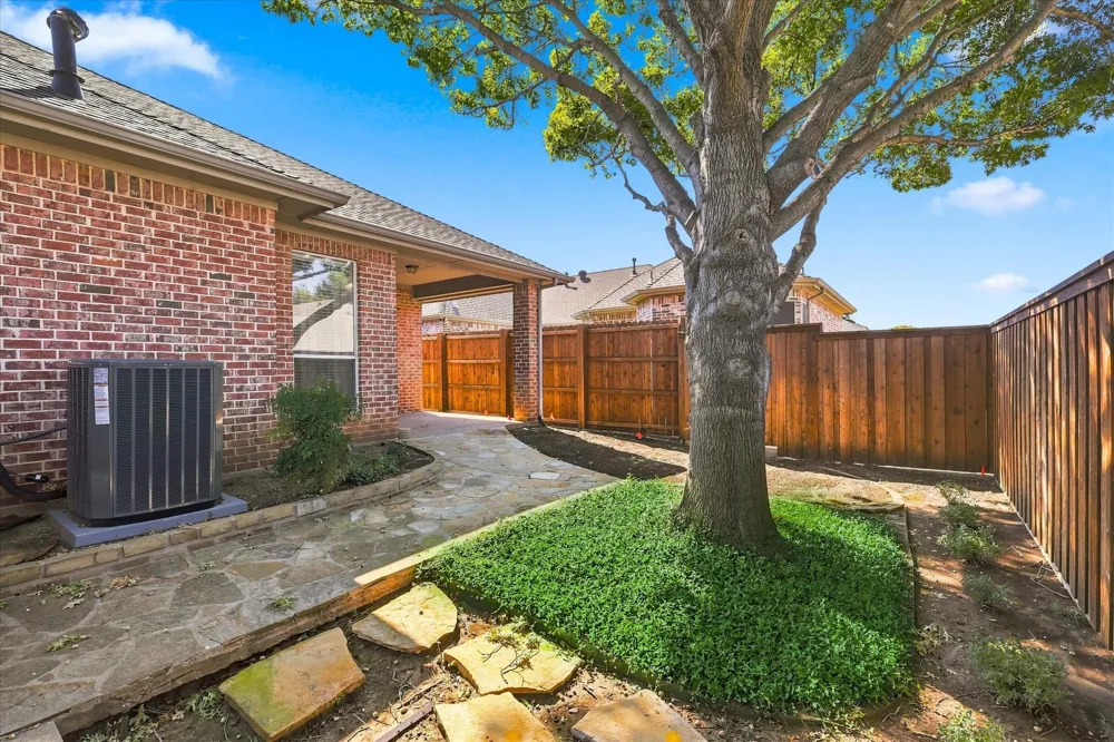 2240 Bedford Circle Bedford, TX 76021