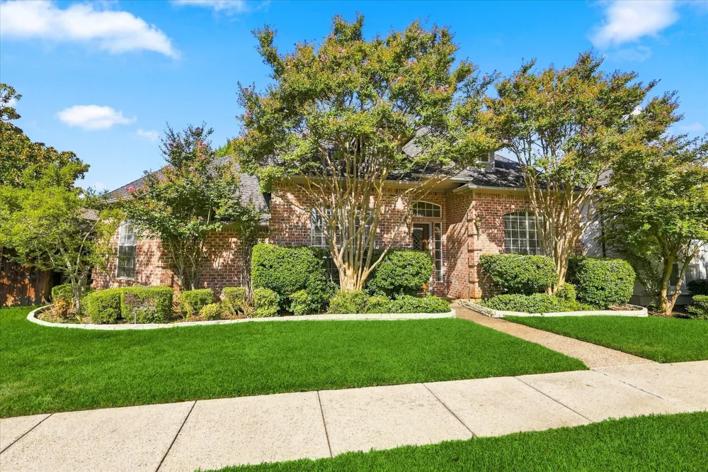 2240 Bedford Circle Bedford, TX 76021