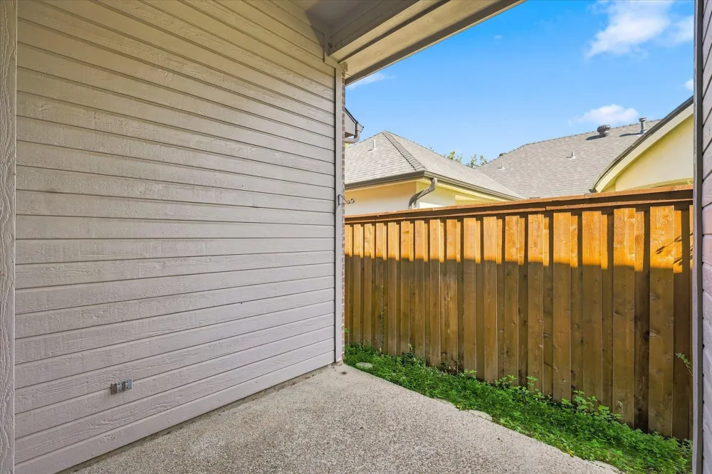 2240 Bedford Circle Bedford, TX 76021