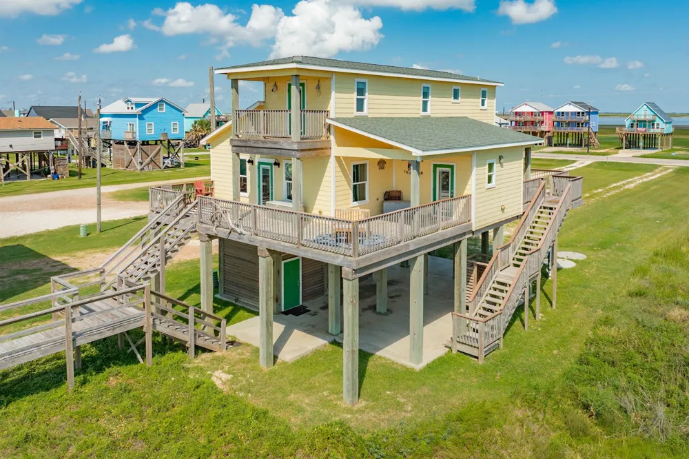 2032 Blue Water Highway Surfside Beach, TX 77541