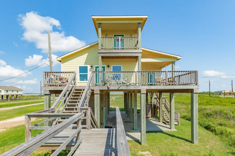 2032 Blue Water Highway Surfside Beach, TX 77541