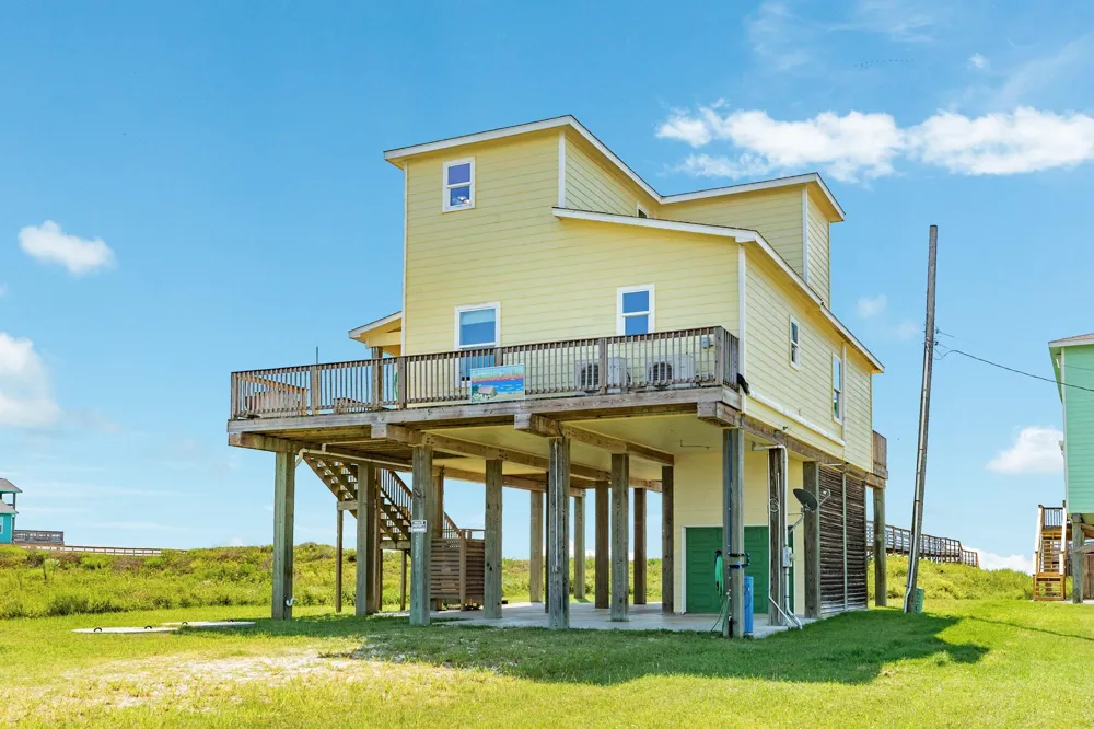 2032 Blue Water Highway Surfside Beach, TX 77541