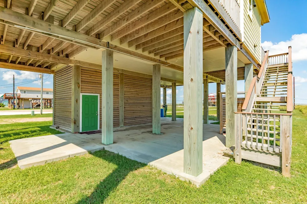 2032 Blue Water Highway Surfside Beach, TX 77541