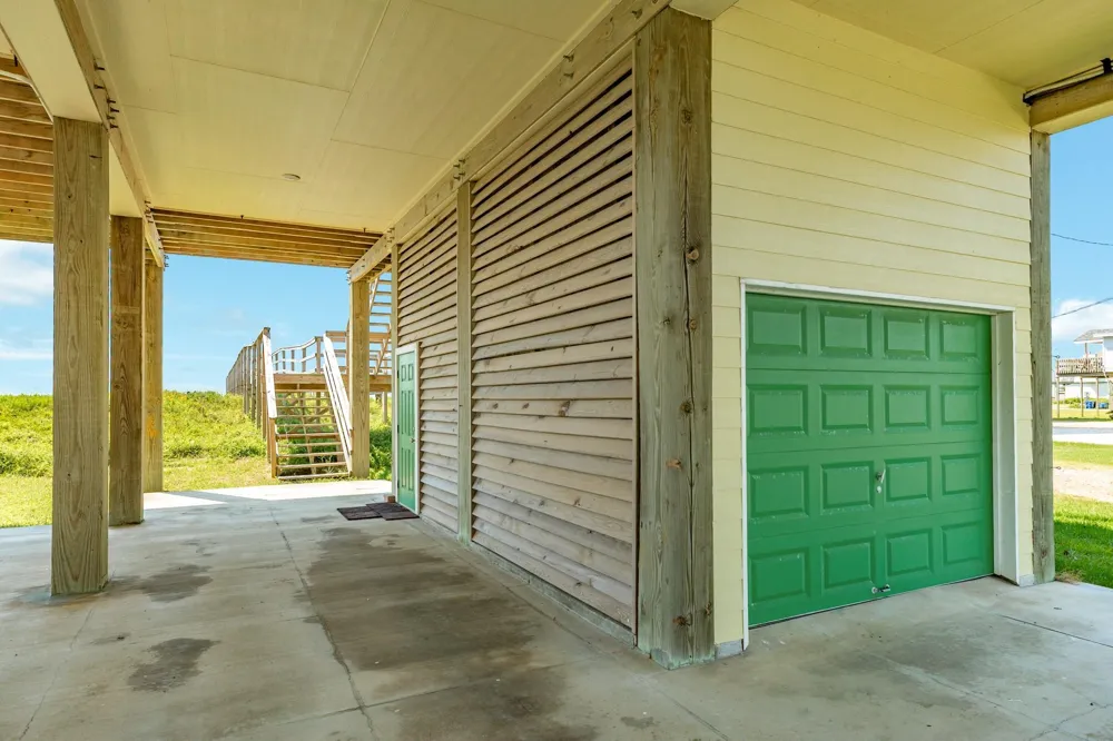 2032 Blue Water Highway Surfside Beach, TX 77541