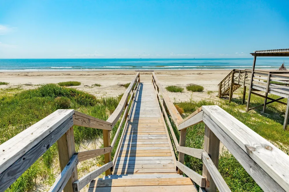 2032 Blue Water Highway Surfside Beach, TX 77541