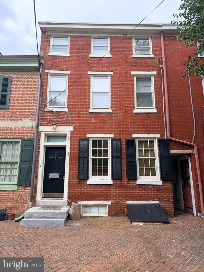 127 E UNION STREET Burlington, NJ 08016