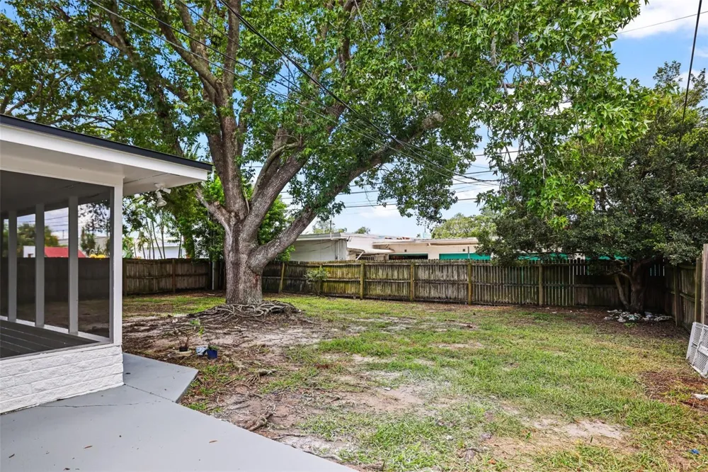 482 OAKWOOD DRIVE Dunedin, FL 34698