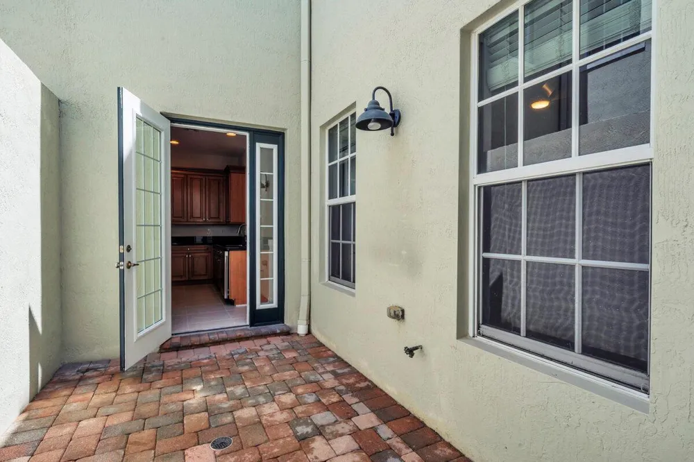 8304 NW 8th Terrace Boca Raton, FL 33487