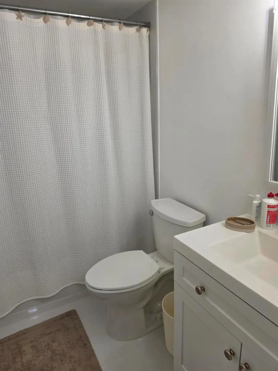 7720 NW 50TH STREET #103 Lauderhill, FL 33351