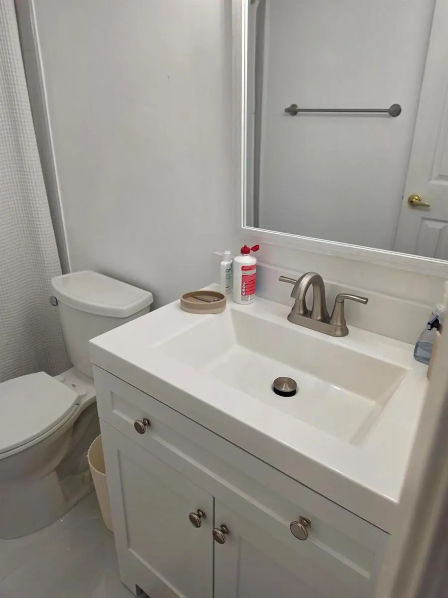 7720 NW 50TH STREET #103 Lauderhill, FL 33351