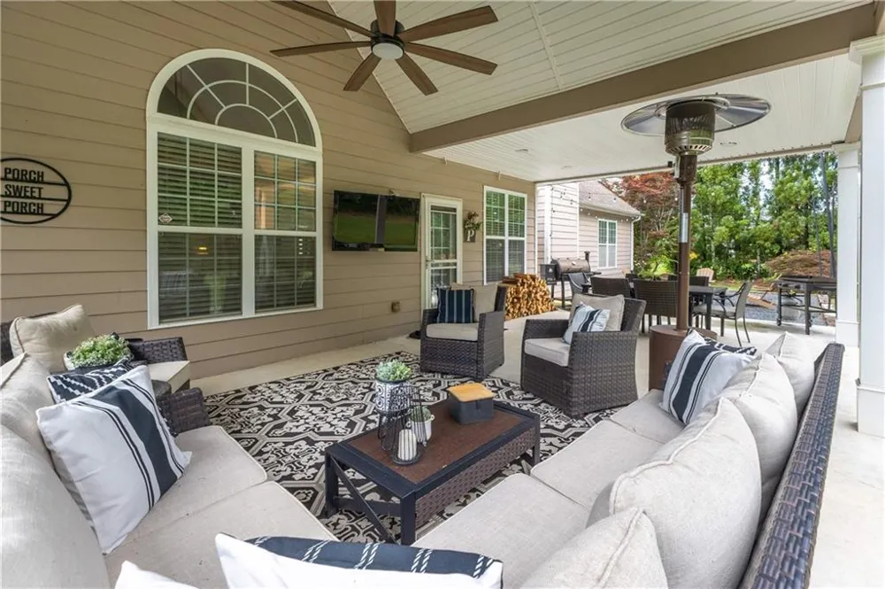 112 Caraway Road Locust Grove, GA 30248
