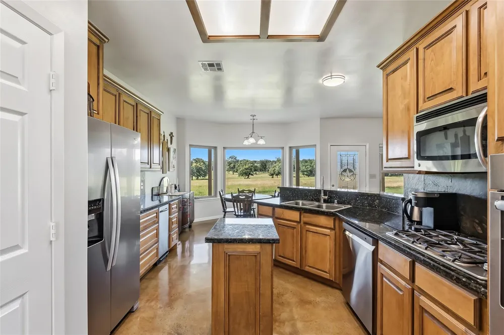 11082 Us Highway 75 S Leona, TX 75850