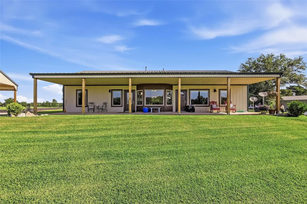11082 Us Highway 75 S Leona, TX 75850