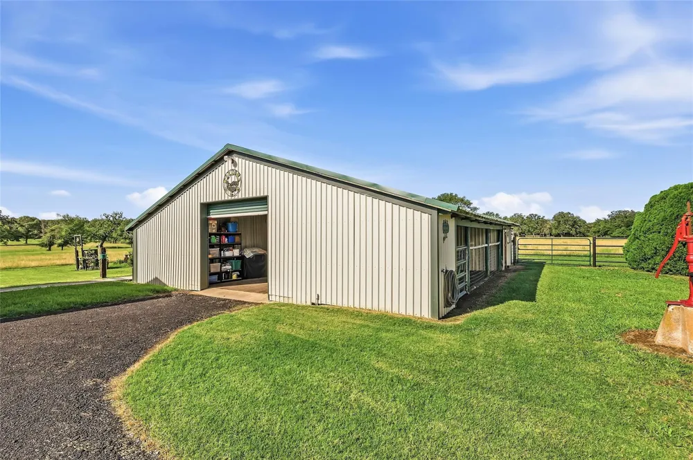 11082 Us Highway 75 S Leona, TX 75850