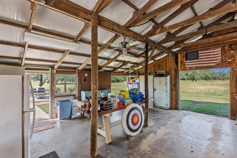 11082 Us Highway 75 S Leona, TX 75850