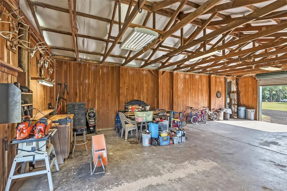 11082 Us Highway 75 S Leona, TX 75850