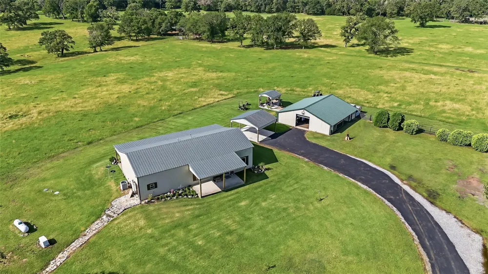 11082 Us Highway 75 S Leona, TX 75850