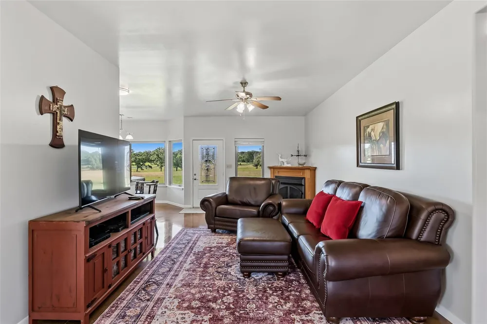 11082 Us Highway 75 S Leona, TX 75850