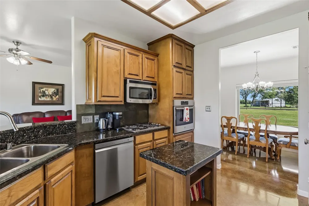 11082 Us Highway 75 S Leona, TX 75850