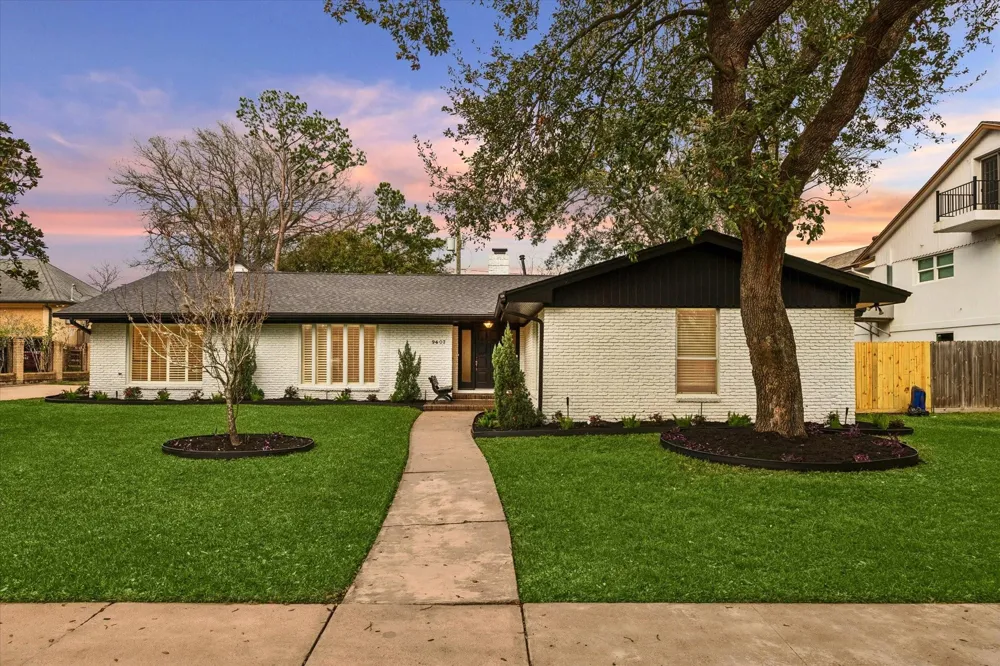 9407 Cranleigh Court Houston, TX 77096