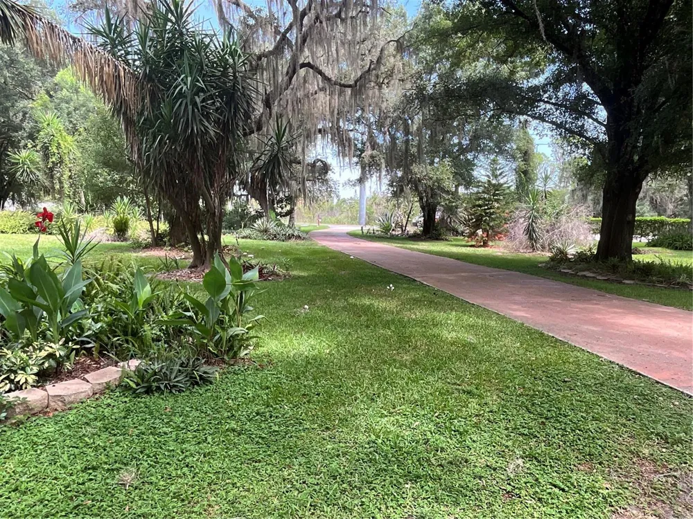 2430 W COUNTY ROAD 44 Eustis, FL 32726