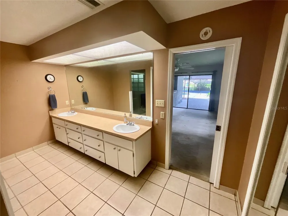 2430 W COUNTY ROAD 44 Eustis, FL 32726