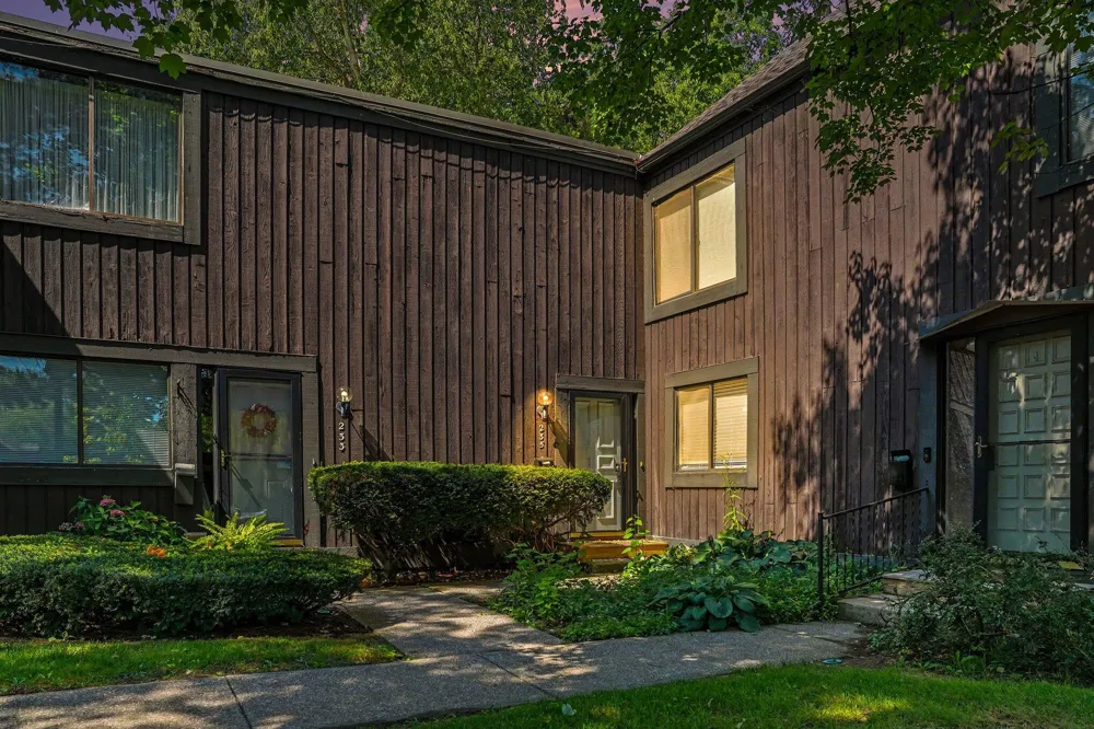 235 Durness Court Kalamazoo Charter Township, MI 49006