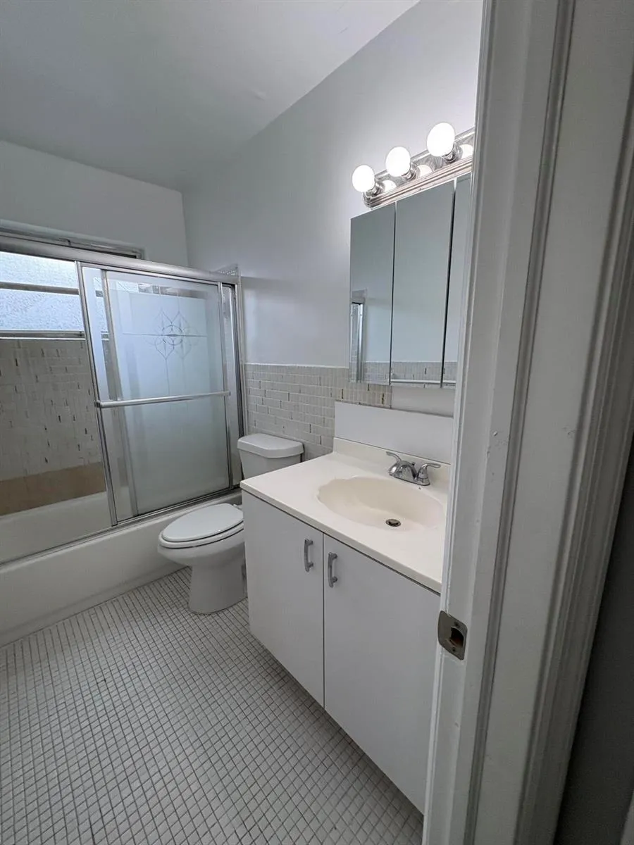 2031 DEWEY STREET #101 Hollywood, FL 33020