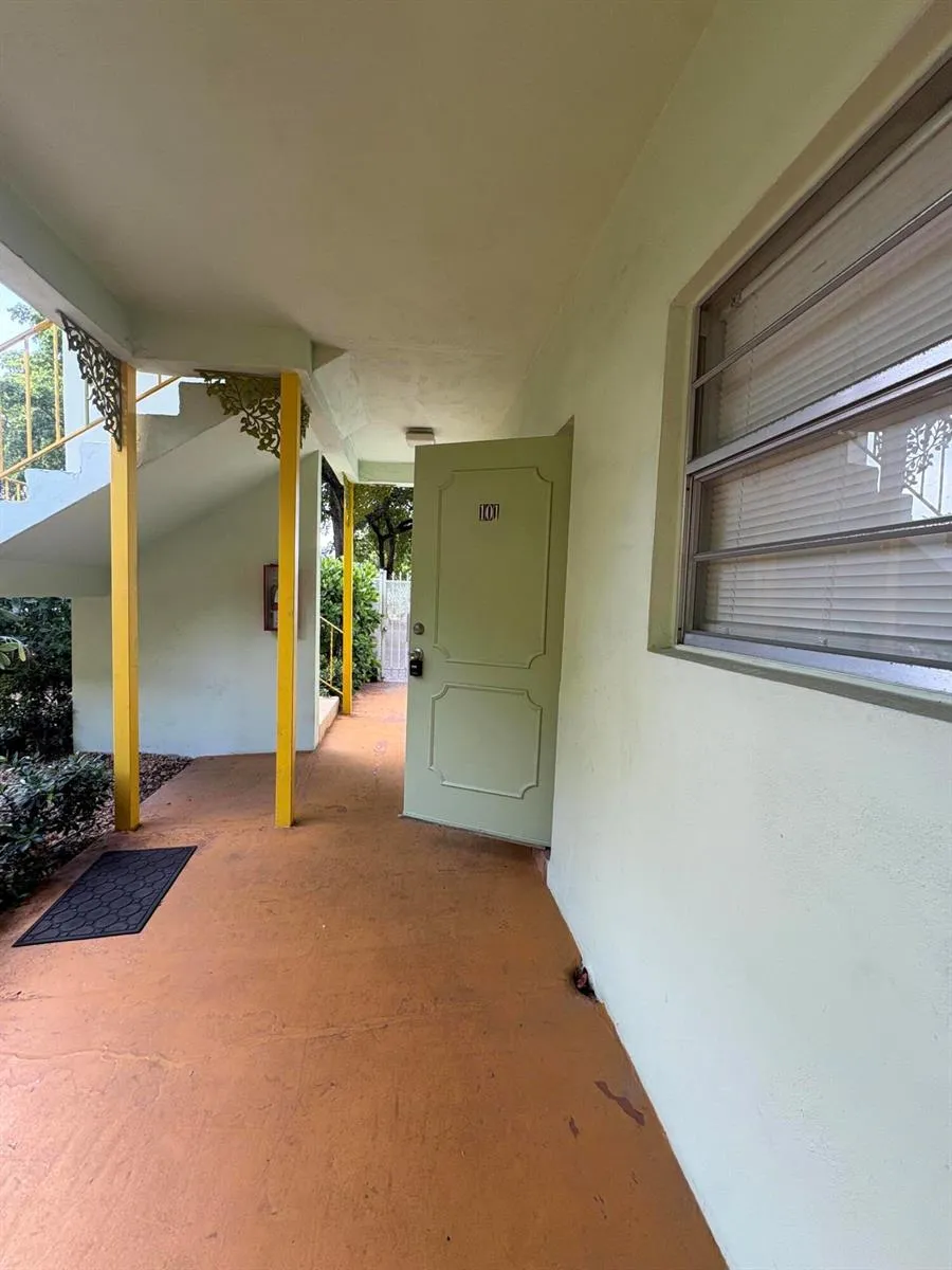 2031 DEWEY STREET #101 Hollywood, FL 33020