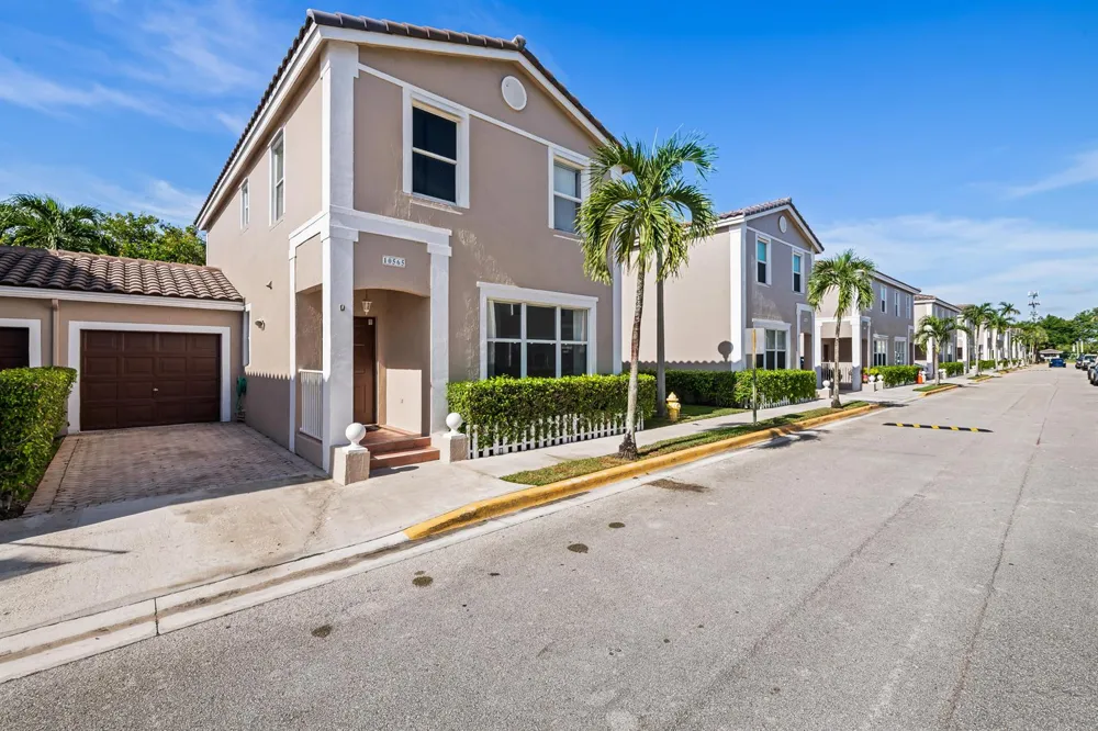 10565 NW 57TH COURT #10565 Coral Springs, FL 33076