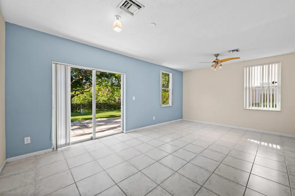 10565 NW 57TH COURT #10565 Coral Springs, FL 33076