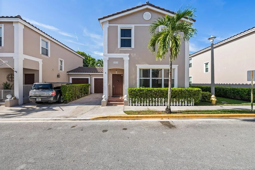 10565 NW 57TH COURT #10565 Coral Springs, FL 33076