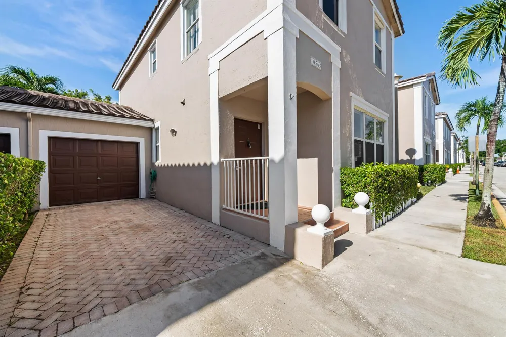 10565 NW 57TH COURT #10565 Coral Springs, FL 33076