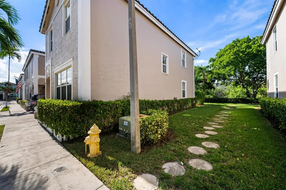10565 NW 57TH COURT #10565 Coral Springs, FL 33076