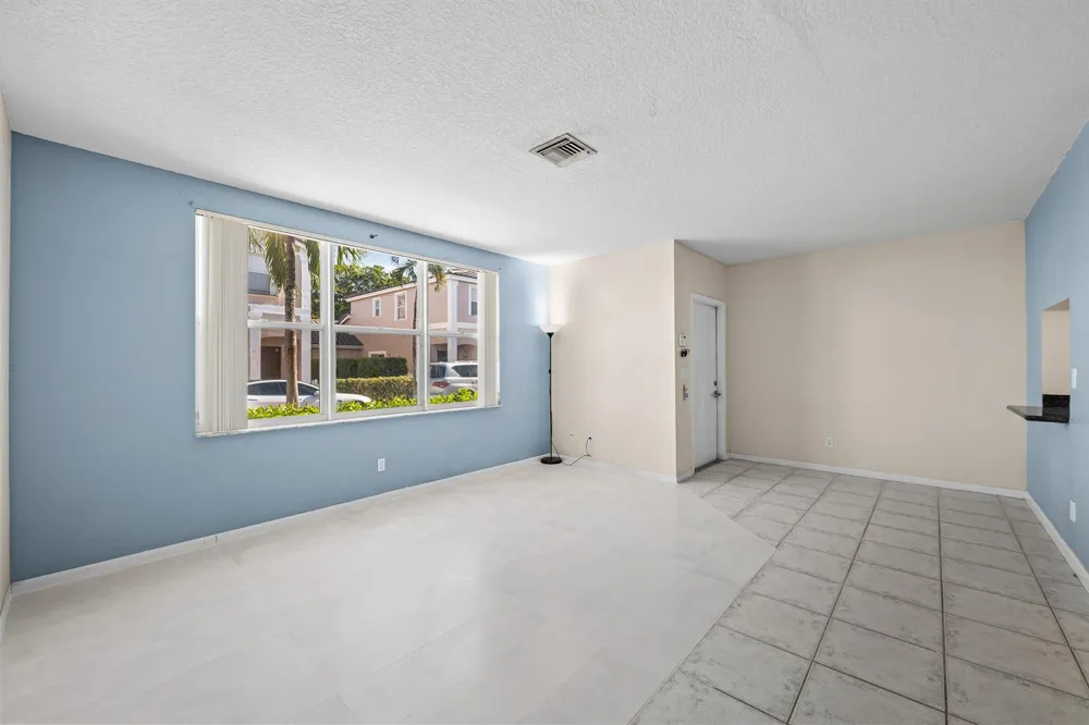10565 NW 57TH COURT #10565 Coral Springs, FL 33076