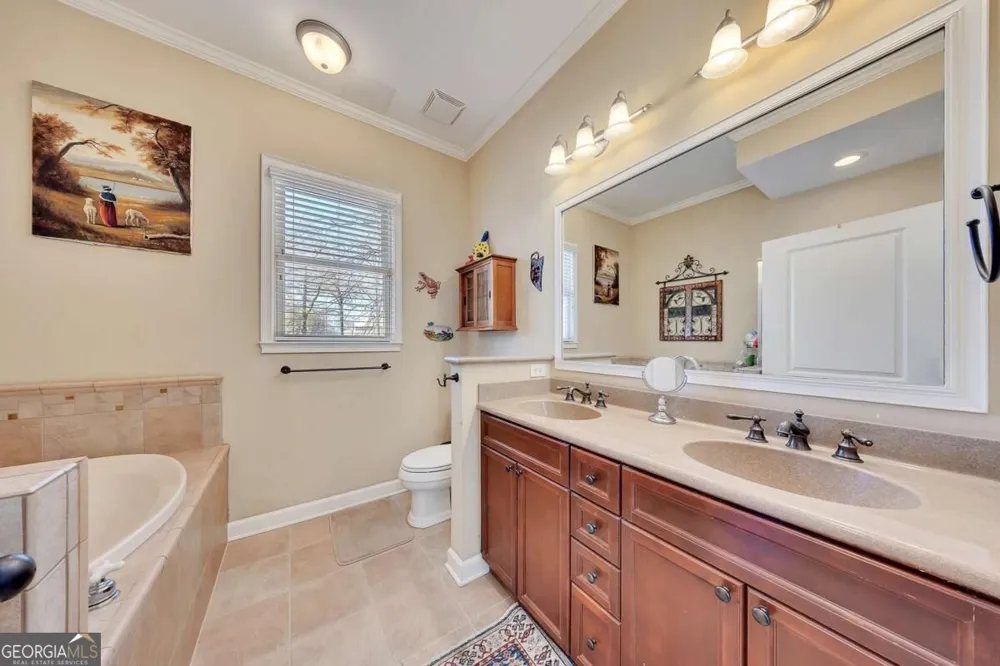 11 Perimeter CTR E Dunwoody, GA 30346