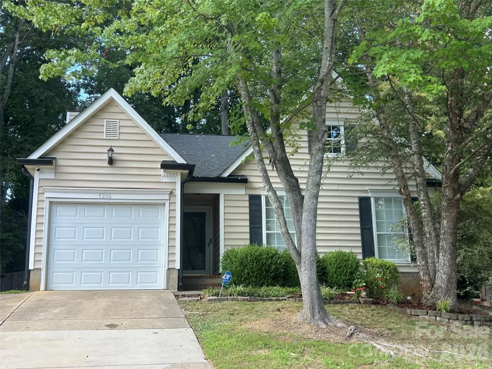 9206 Rotherham Lane Charlotte, NC 28216