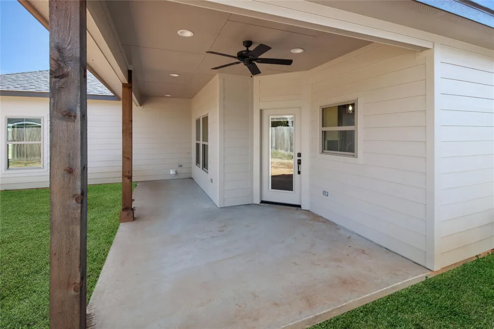 21 Bluegill Dr Shepherd, TX 77371