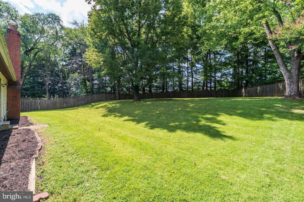 133 KALE AVENUE Sterling, VA 20164