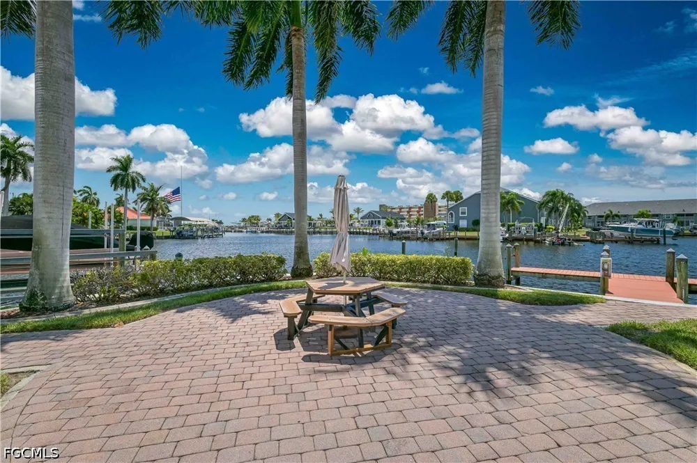 SE 17th Place #105 Cape Coral, FL 33904